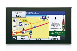 Garmin stellt Live-Dienste neu auf Garmin schickt mit der ab sofort verfügbaren x8er Serie seinen neuen Dienst Live Traffic via DAB+ ins Rennen