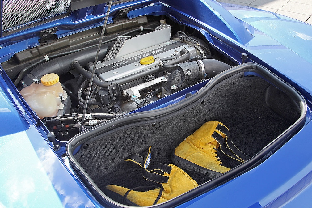 Opel Speedster Turbo