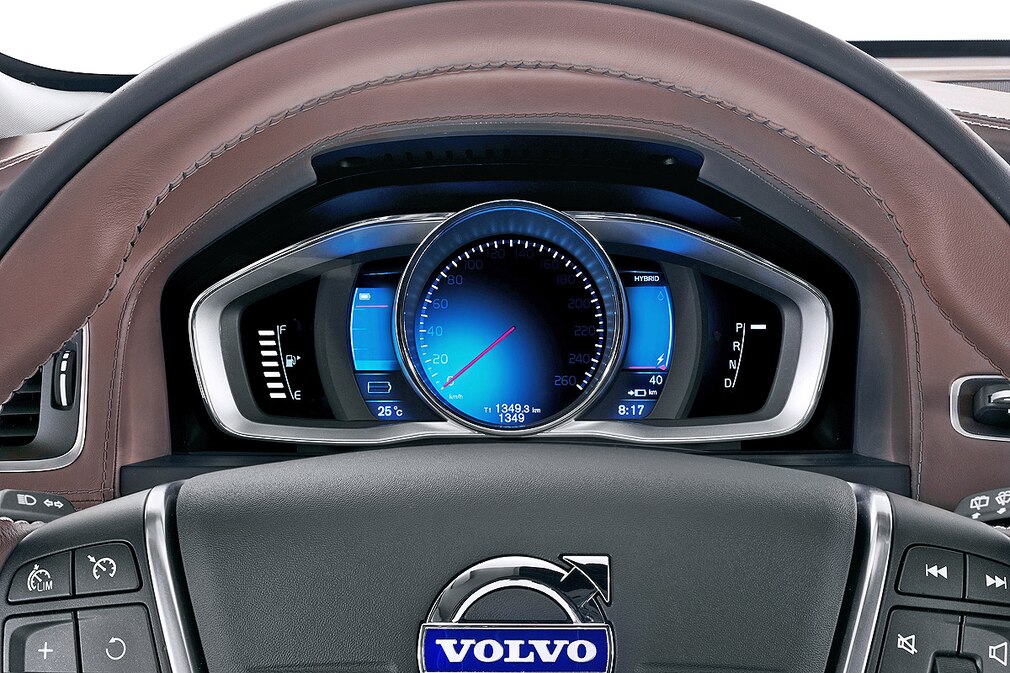 Volvo S 60 L Plug-In Hybrid Concept