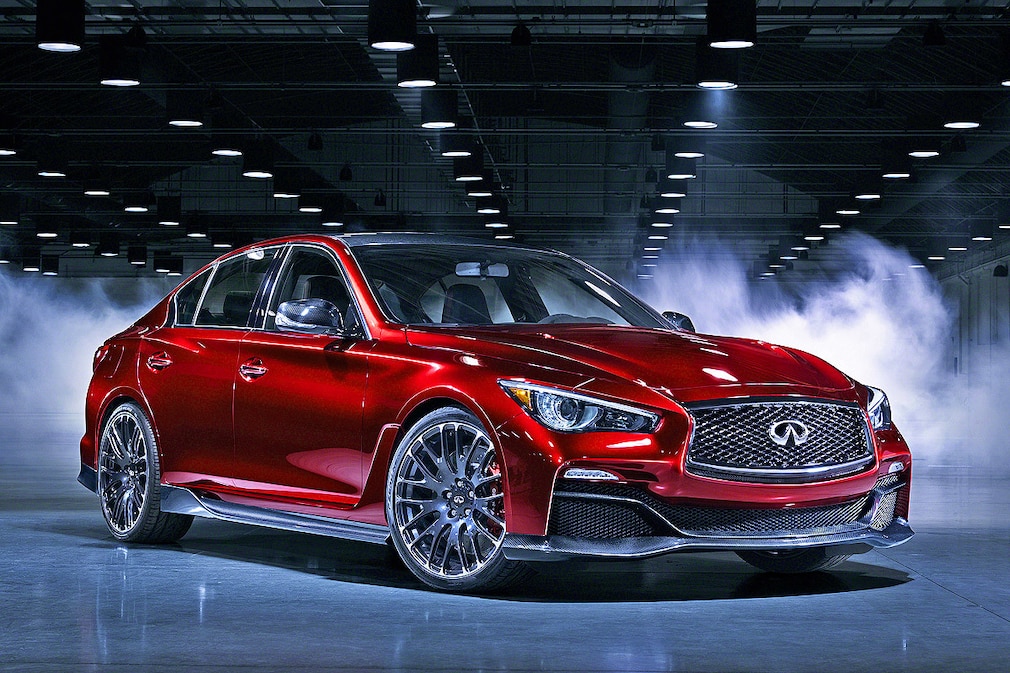 Infiniti Q50 Eau Rouge Konzeptfahrzeug