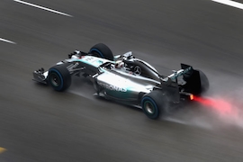 Hamilton konnte sich auch auf nasser Fahrbahn überlegen die Pole sichern