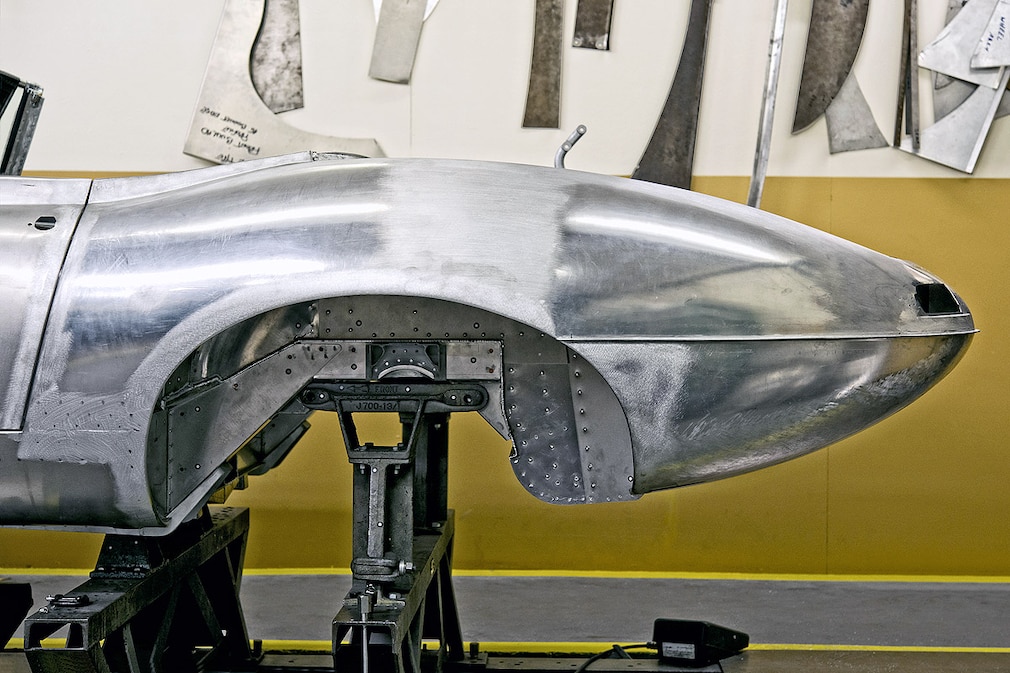 Jaguar Lightweight E-type is Reborn