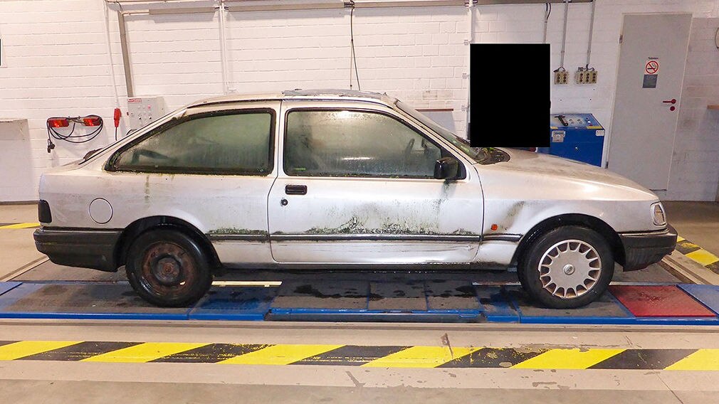 Polizeit Dortmund : Vermoostes Auto gestoppt