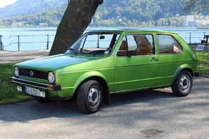 VW Golf I in grün