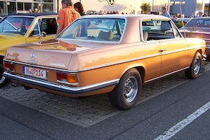 Die treiben's bunt: Oldtimer in Knallfarben