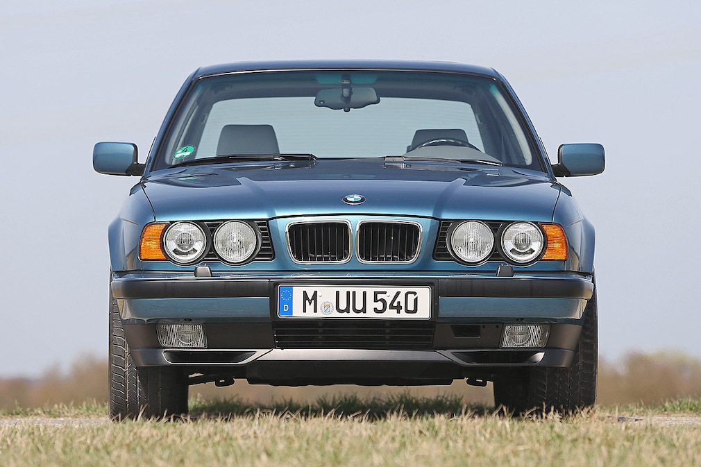 BMW 540i (E34)