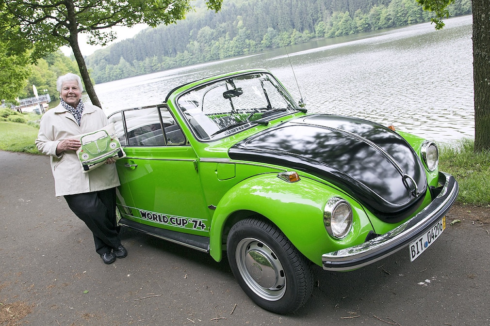 VW Käfer Cabrio 1303 LS diese Sondermodelle spendierte VW den Deutschen Titelhelden zum WM Sieg 1974