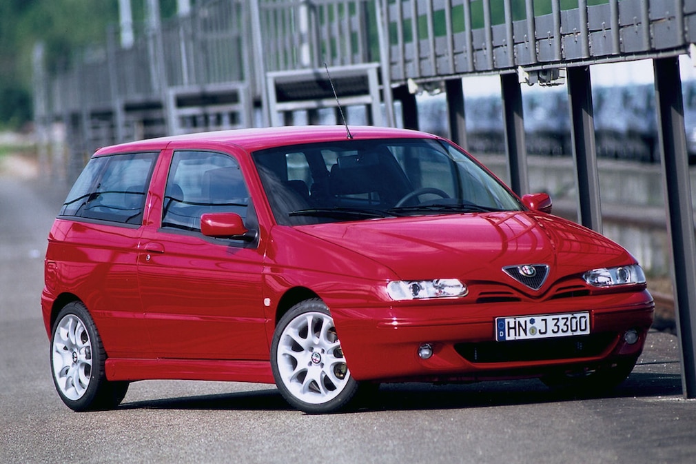Alfa Romeo 145