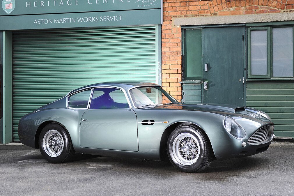Aston Martin DB4