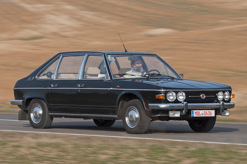 Tatra T613-1