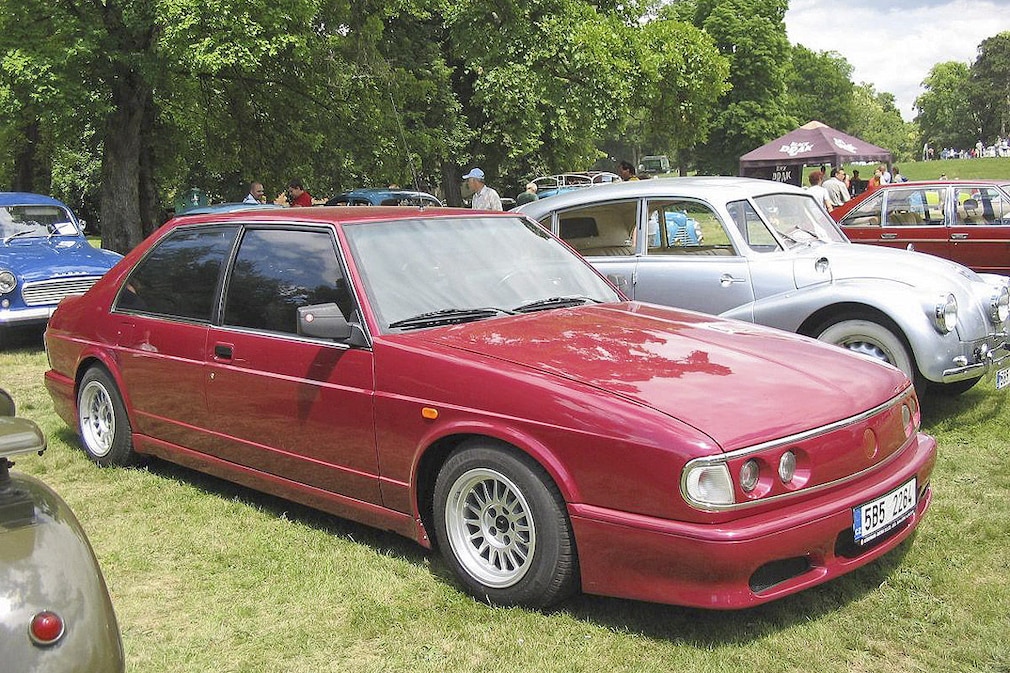 Tatra T700
