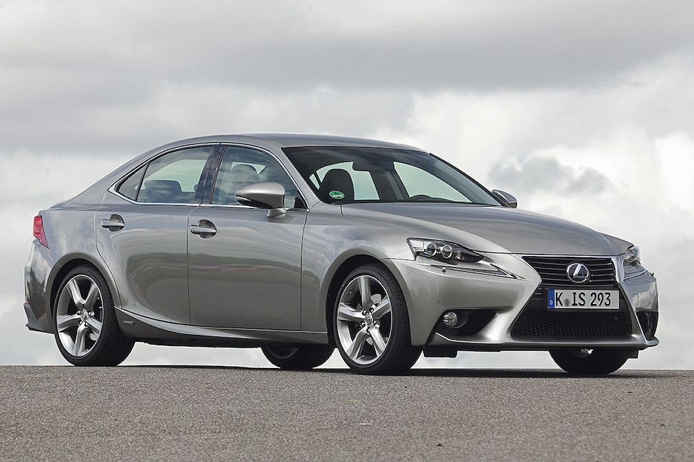 Lexus IS 300h
