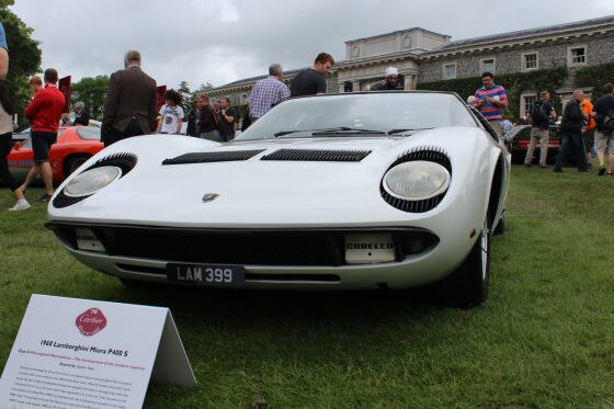 Ist das nicht der stumpfe Blick einer Viper? Dem Lamborghini Miura wird eine tückische Straßenlage nachgesagt.