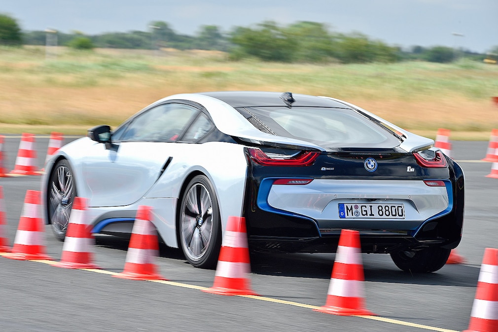 BMW i8