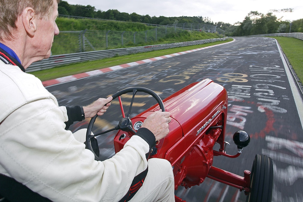 Walter Röhrl auf der Nordschleife mit einem Traktor Porsche Junior (1961)
