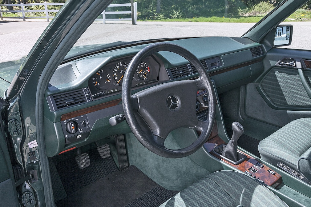 Mercedes 230 TE W 124