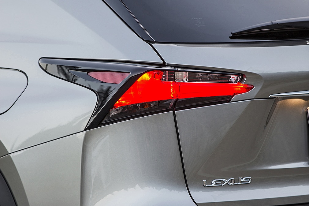 Lexus NX 300h