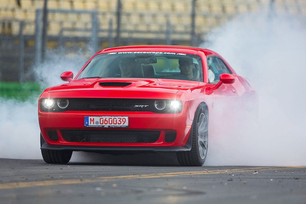 Dodge Challenger SRT Hellcat Dodge Challenger SRT Hellcat