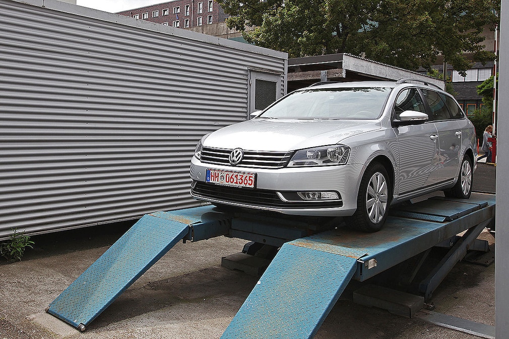 VW Passat B7, Hebebühne