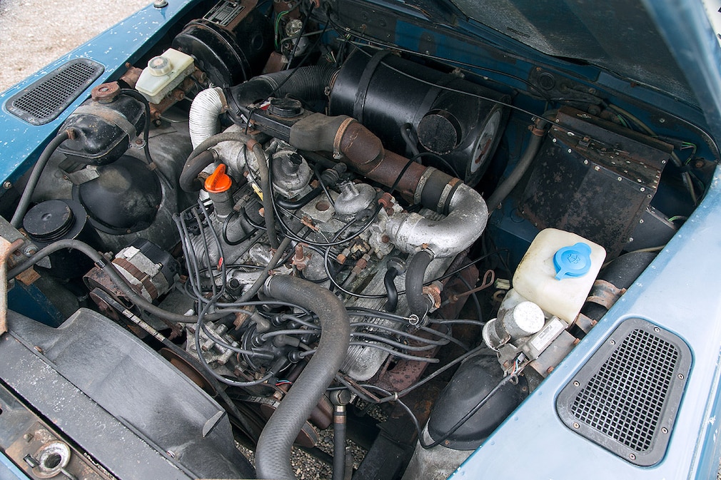 Land Rover 110 County V8