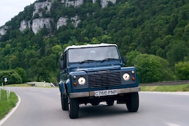 Land Rover 110 County V8