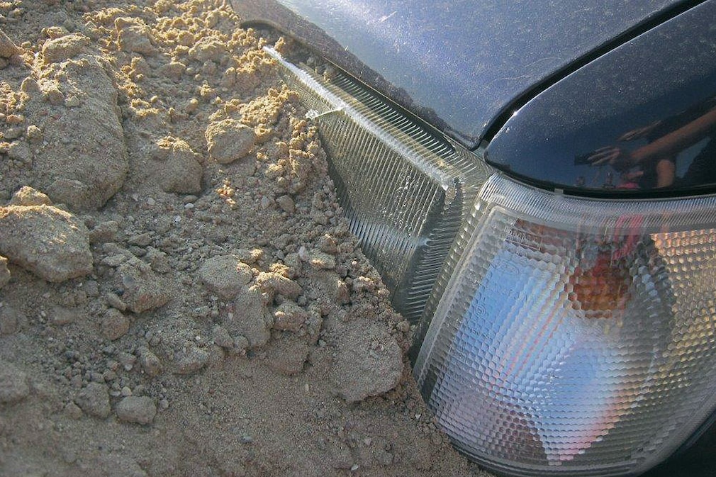 Radladeraggressor greift Badegäste und Polizeibeamte lebensbedrohlich an