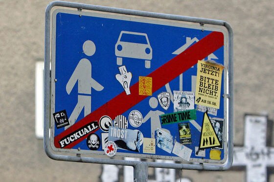 Verschmutztes Verkehrsschild