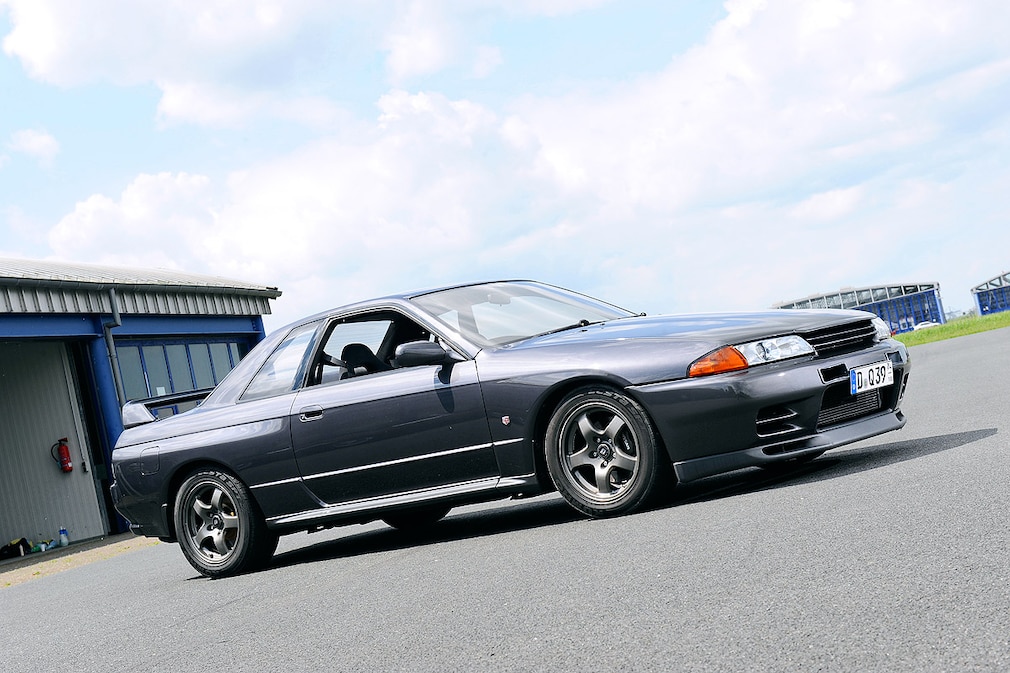 Nissan Skyline GT-R R32 Nissan Skyline GT-R R32