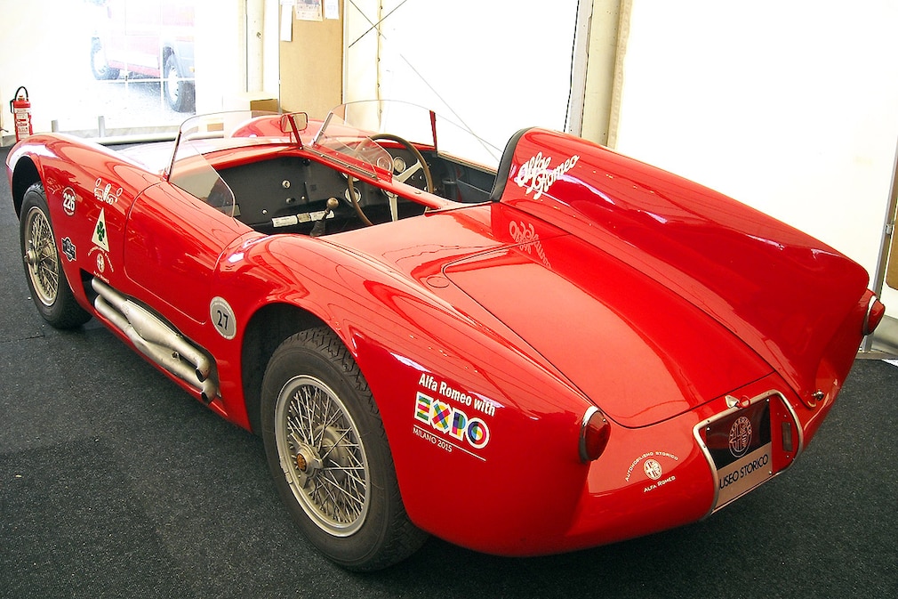 Im Zelt der Alfisti war der 750 Competizione zu bestaunen. Ebenfalls ein 1955-er Jahrgang