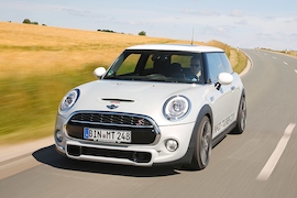 Maxi-Tuner Cooper S weiß Frontansicht