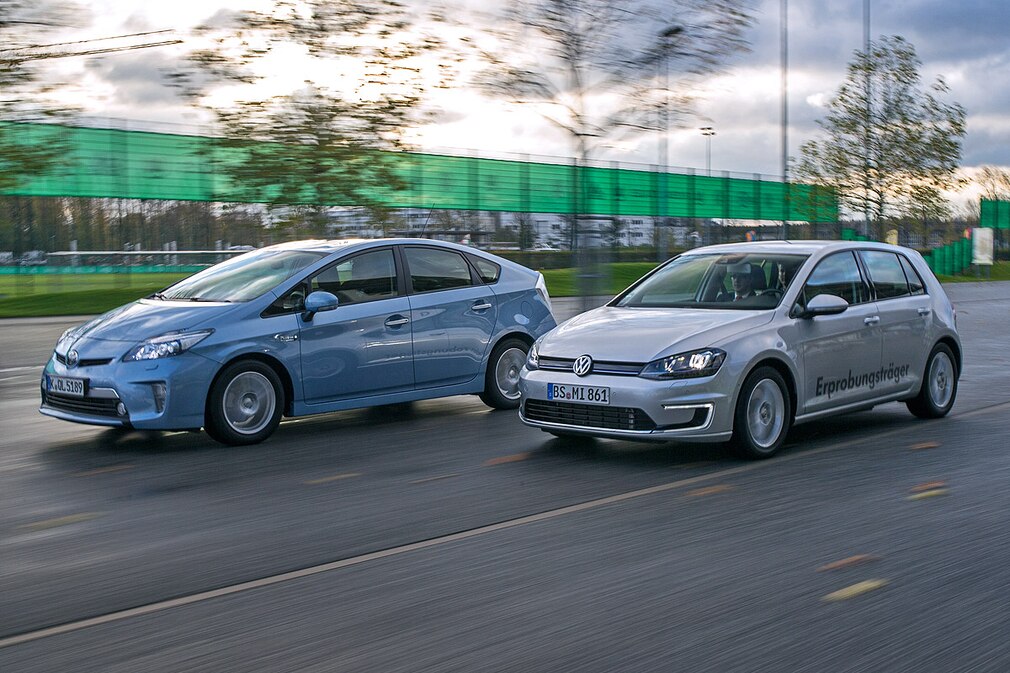 Toyota Prius Plug-in, VW Golf Plug-in-Hybrid
