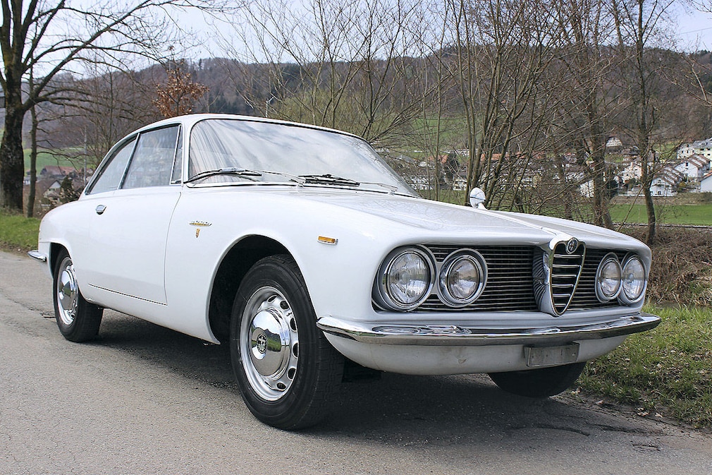 Alfa Romeo 2000 Sprint Alfa Romeo 2000 Sprint