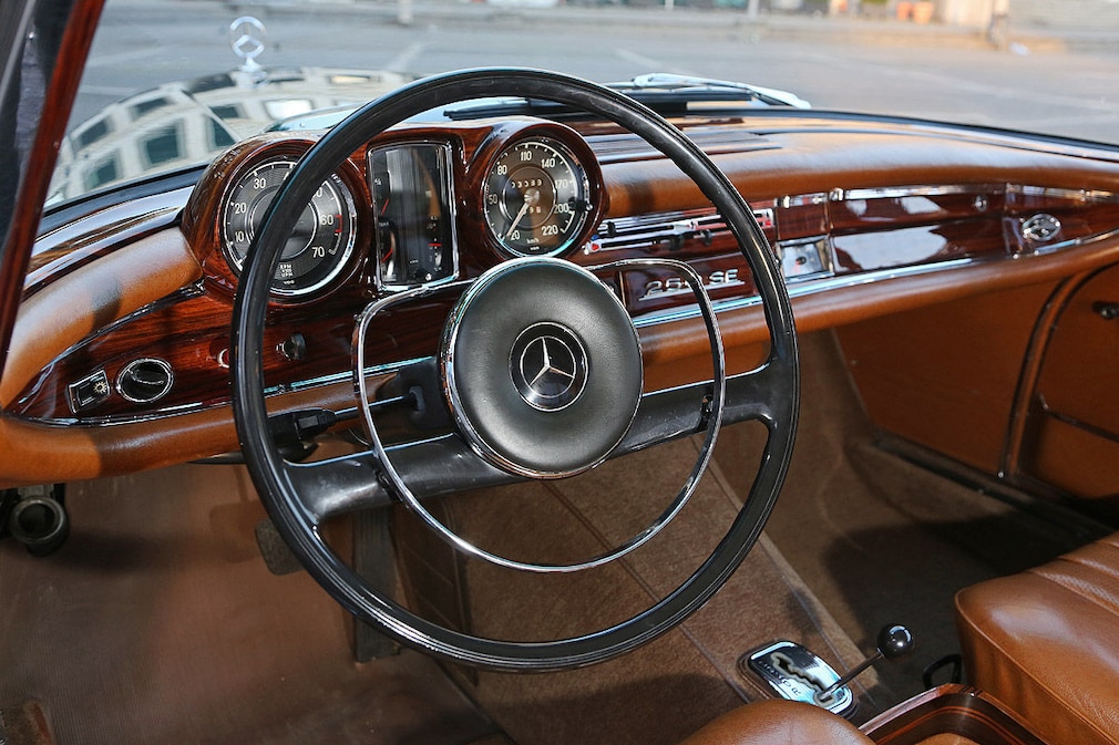Mercedes 250 SE Coupé
