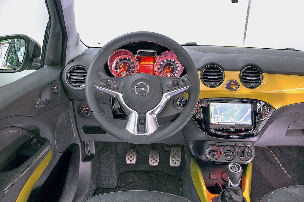 Opel Adam Rocks Cockpit