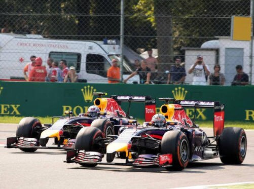 Nützt alles nichts: Trotz Kampf musste Sebastian Vettel Ricciardo ziehen lassen