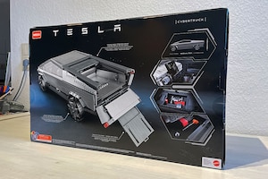 Mega Construx Mattel Tesla Cybertruck