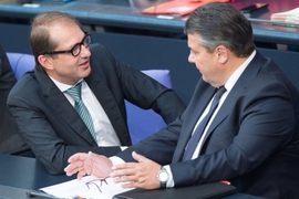 Verkehrsminister Dobrindt und Wirtschaftsminister Gabriel