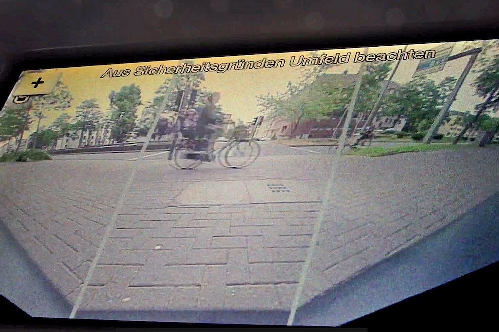Ford S-Max - The Car That Can See Around Corners