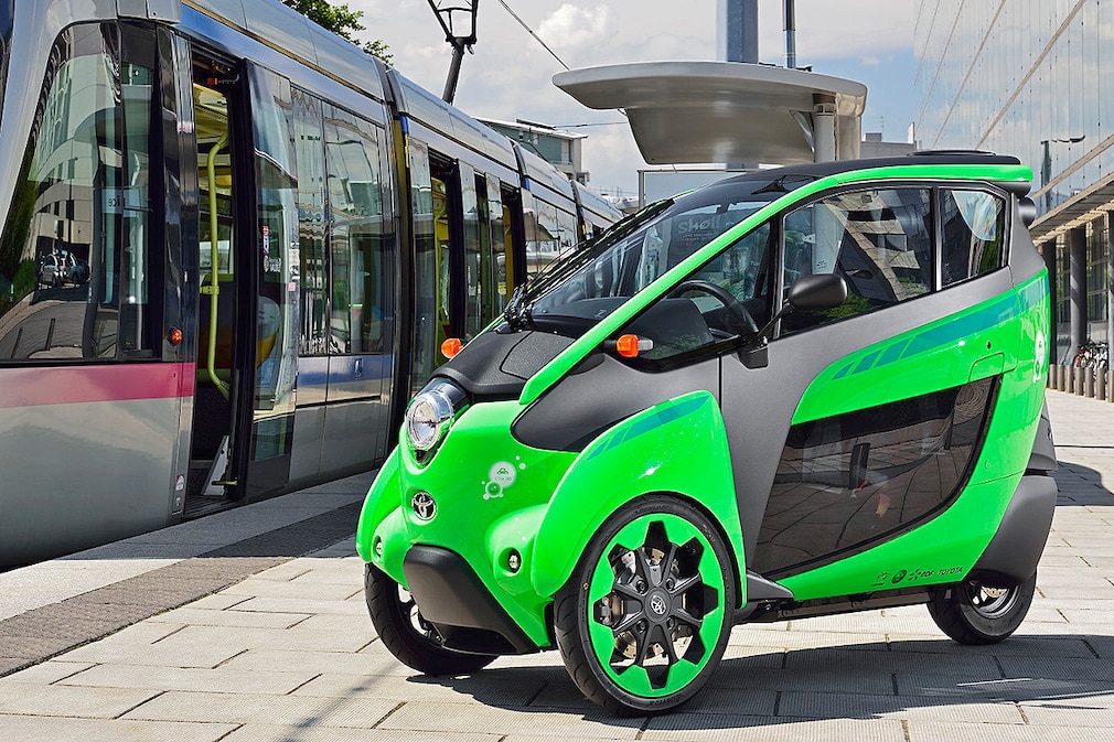 Toyota i-Road Carsharing mit Elektoautos in Grenoble