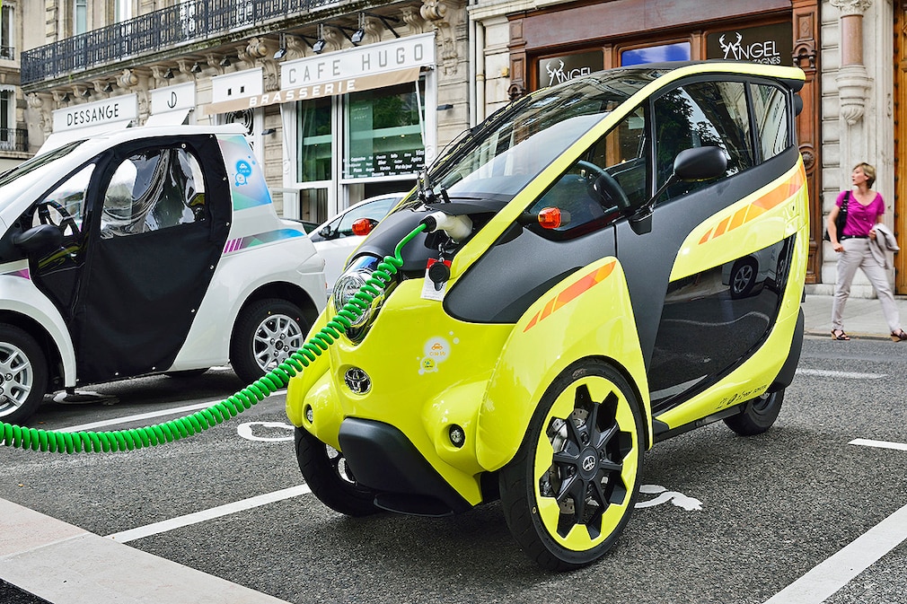 Toyota i-Road Carsharing mit Elektoautos in Grenoble