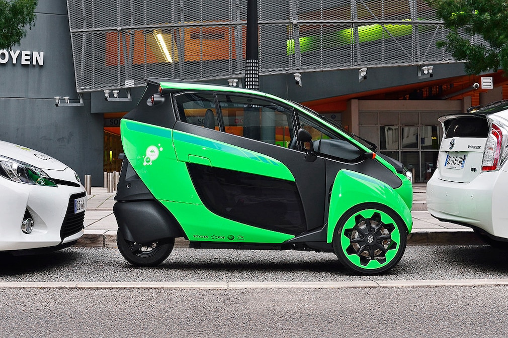 Toyota i-Road Carsharing mit Elektoautos in Grenoble