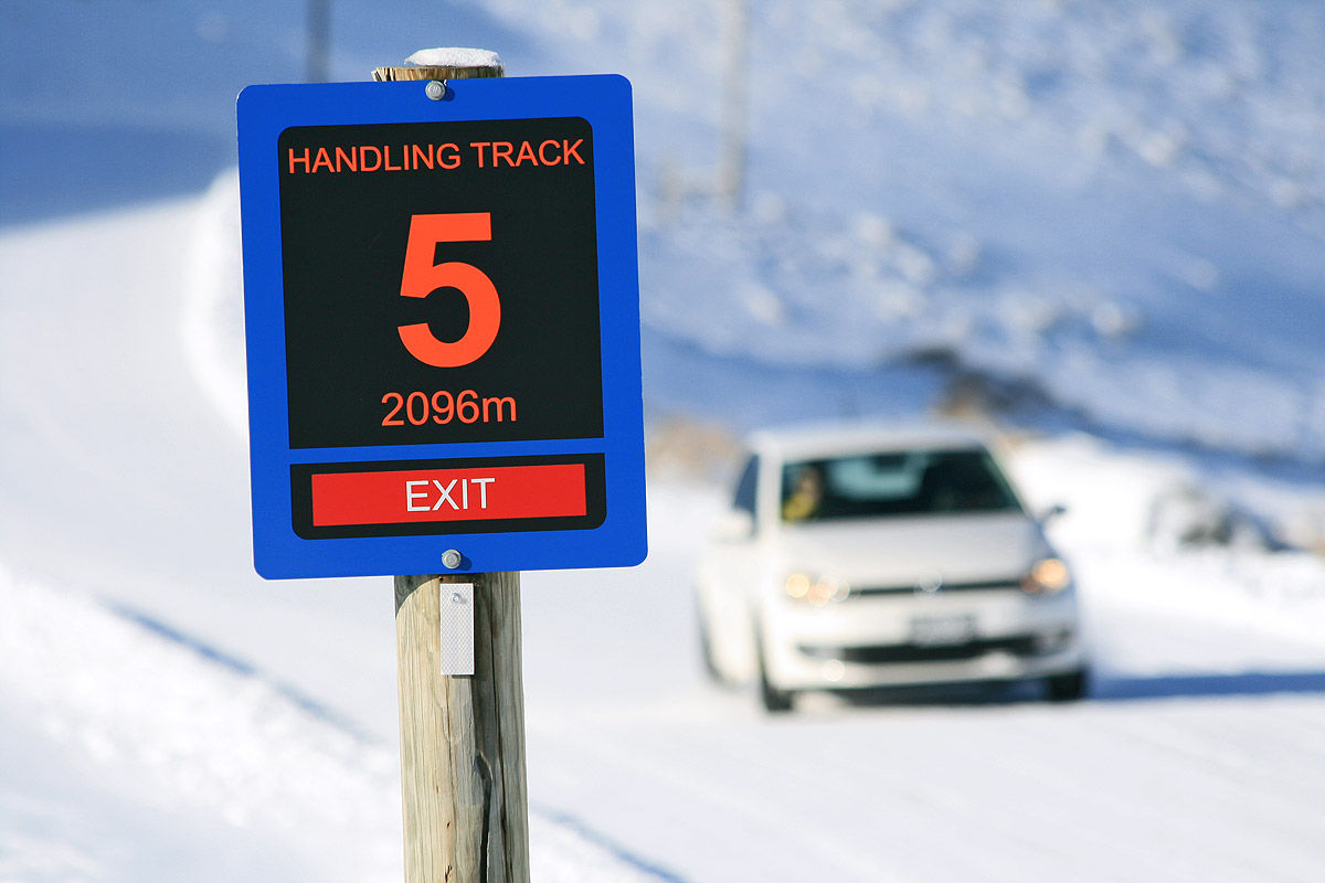 Ganzjahresreifen-Test: Handling auf Schnee