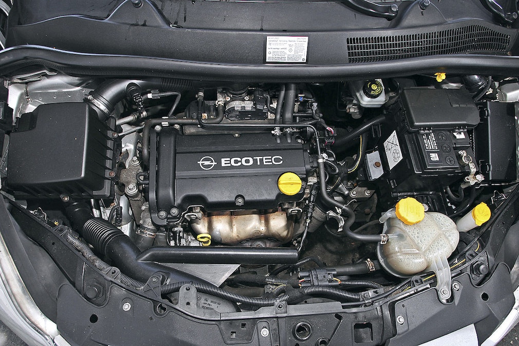 Opel Corsa D, Motor