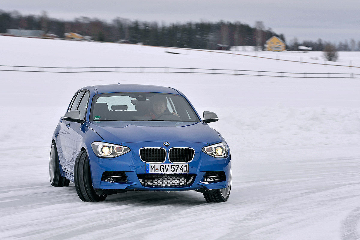BMW M 135i, Winterreifen-Test, Handling auf Schnee