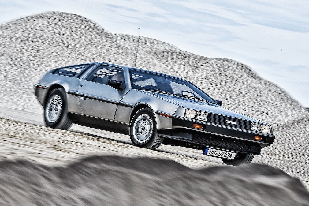 DeLorean DMC-12