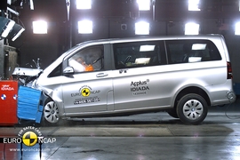 Mercedes V-Klasse Euro NCAP-Crashtest Oktober 2014