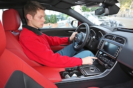 Jaguar XE (2015) Sitzprobe und erste Preise: Autosalon Paris 2014