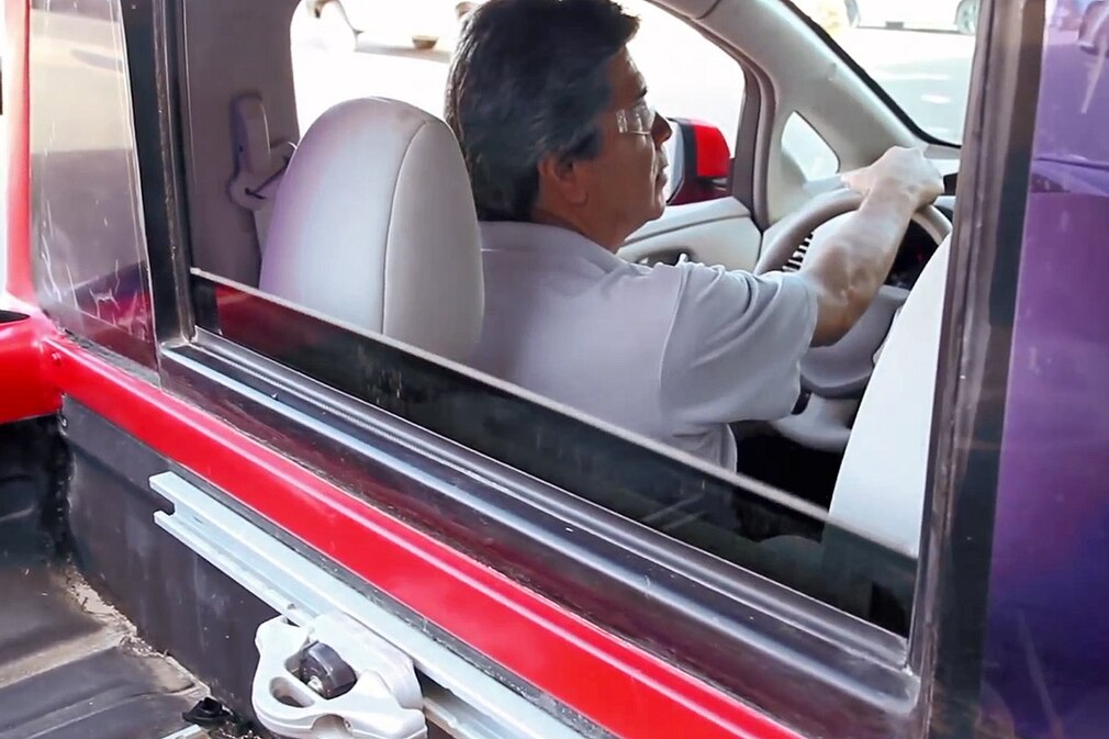 Nissan Leaf Pickup