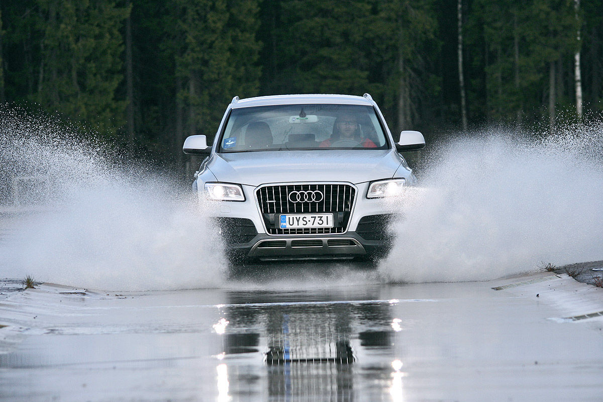 Winterreifen-Test, Audi Q5, Aquaplaning-Test