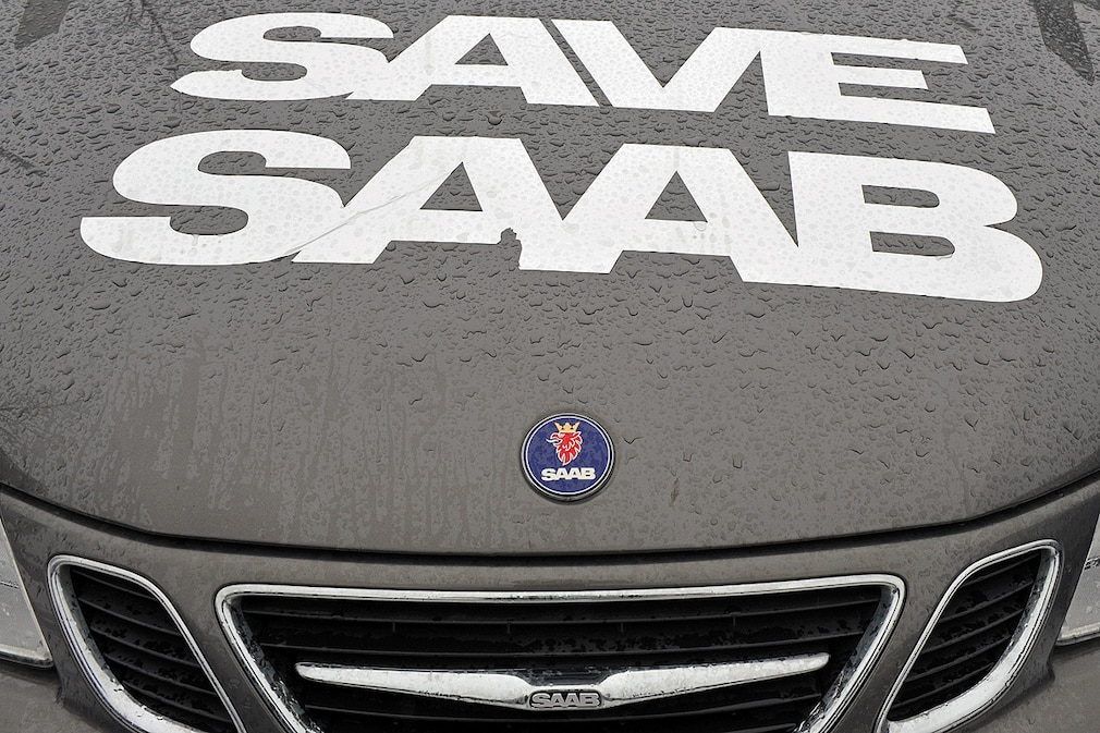 Saab Protest vor dem Opel Haus in Rüsselsheim